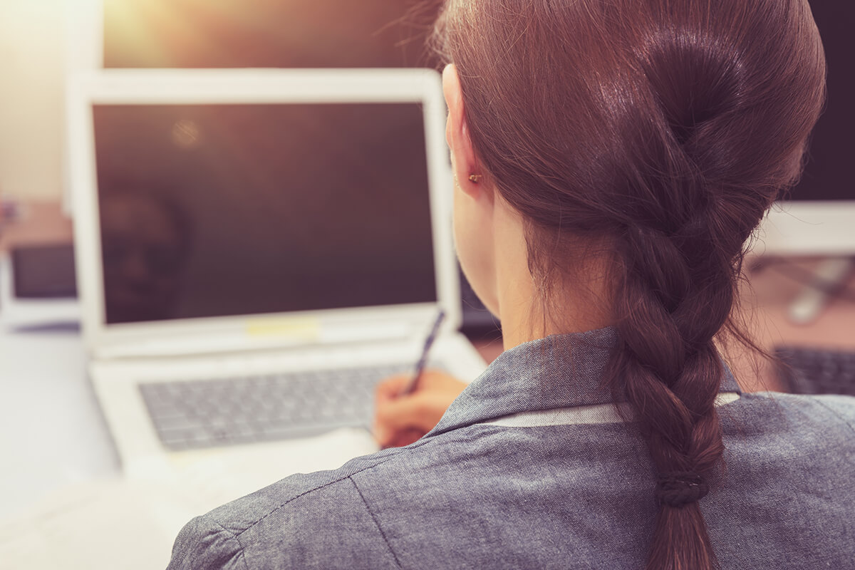 Diagramação de livros impressos, de acordo com site G1 Marketing Digital - Como você pode utilizar a Internet para aumentar a sua renda e evoluir o desenvolvimento da sua empresa